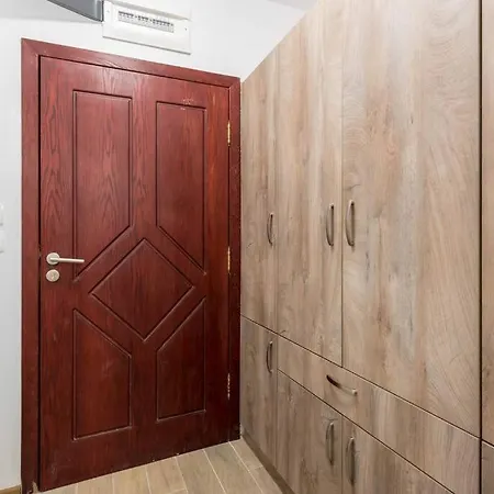 Peaceful Place - Vazov Street * וארנה