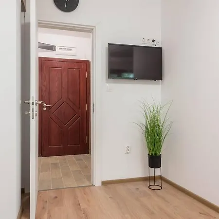 1br Place In The Center Of *