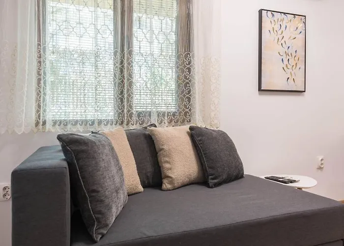 Peaceful Place - Vazov Street Apartment Varna